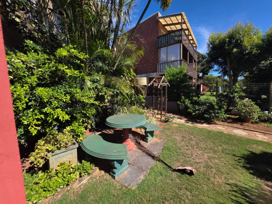 4 Bedroom Property for Sale in Wavecrest Eastern Cape